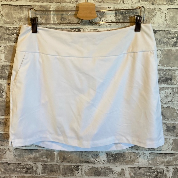 Adidas skort. Size L. White. Pockets. Shorts underneath. - Picture 3 of 15